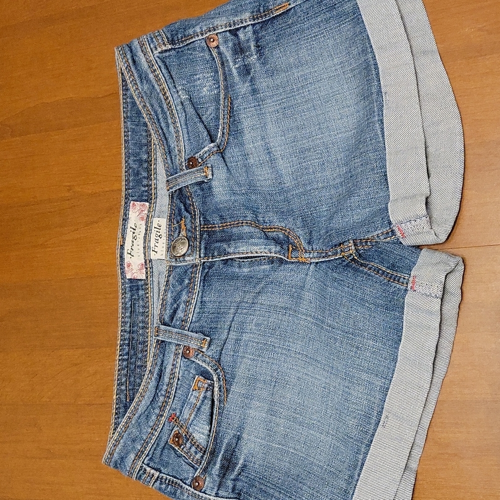 Size 7 short